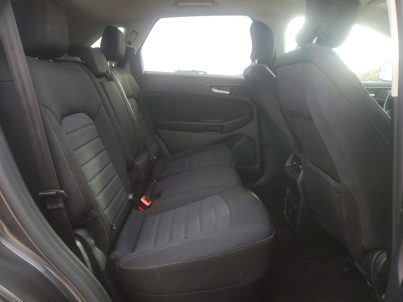 2016 Ford Edge se