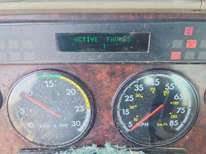 2000 Freightliner Conventional Semi Truck