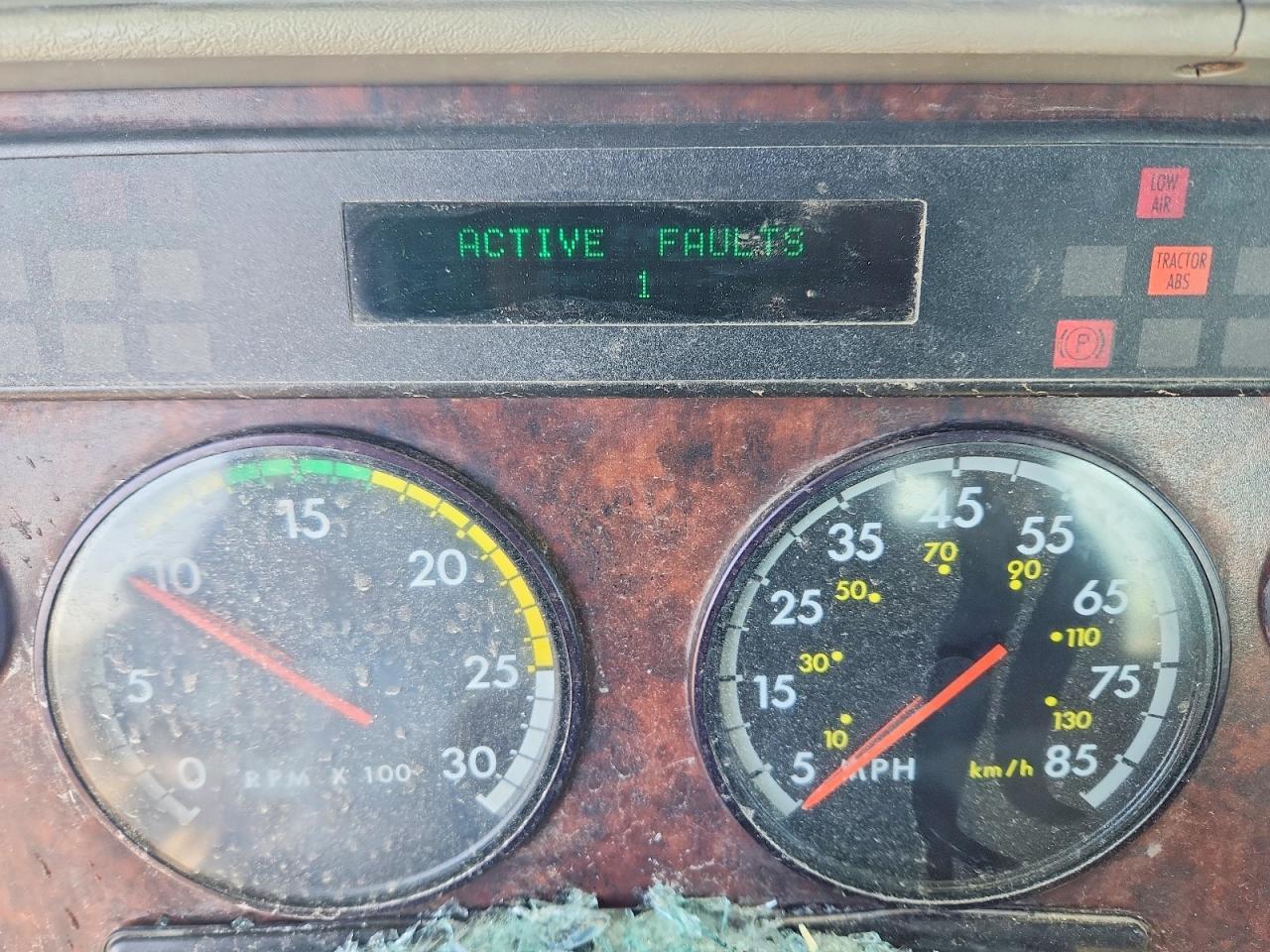2000 Freightliner Conventional Semi Truck