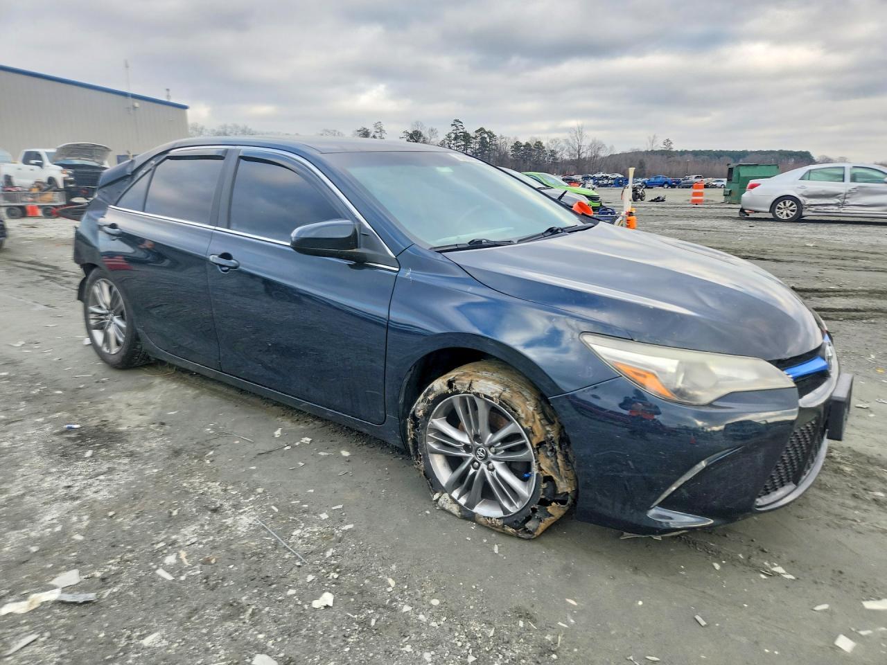 2016 Toyota Camry le