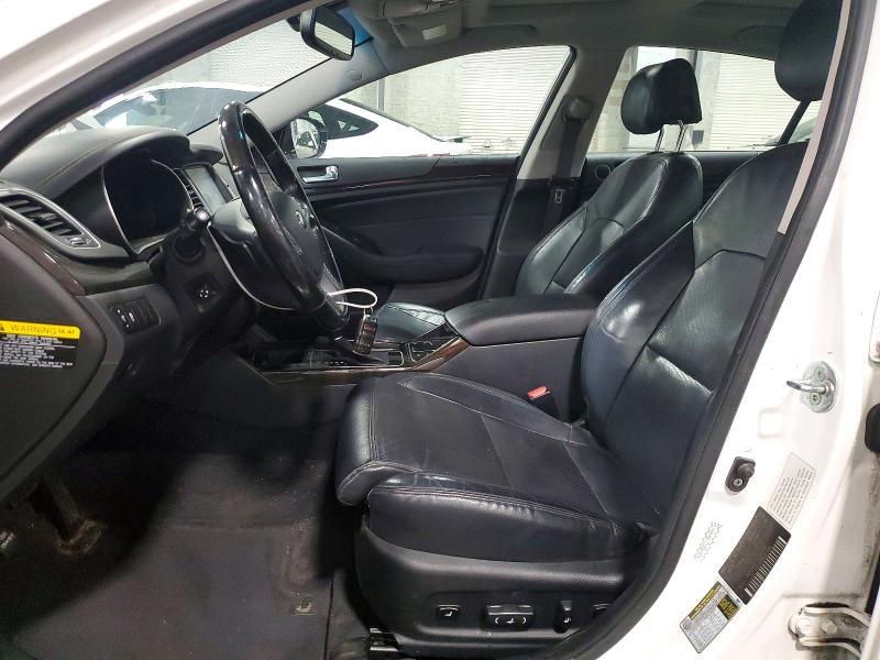 2016 KIA Cadenza Premium