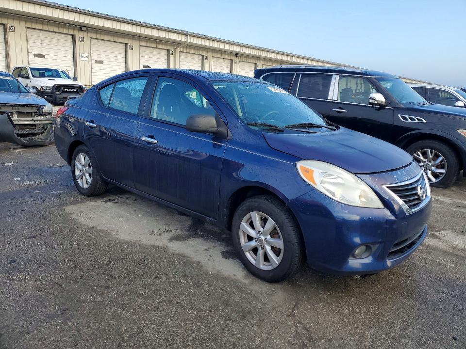 2012 Nissan Versa s