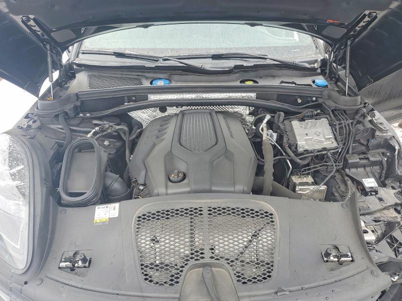 2023 Porsche Macan Base