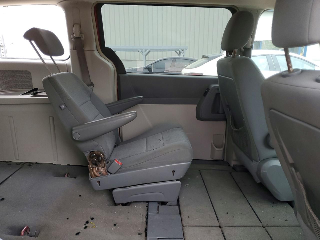 2009 Chrysler Town & Country lx