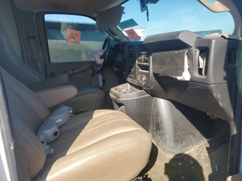 2019 Chevrolet Express BOX Truck