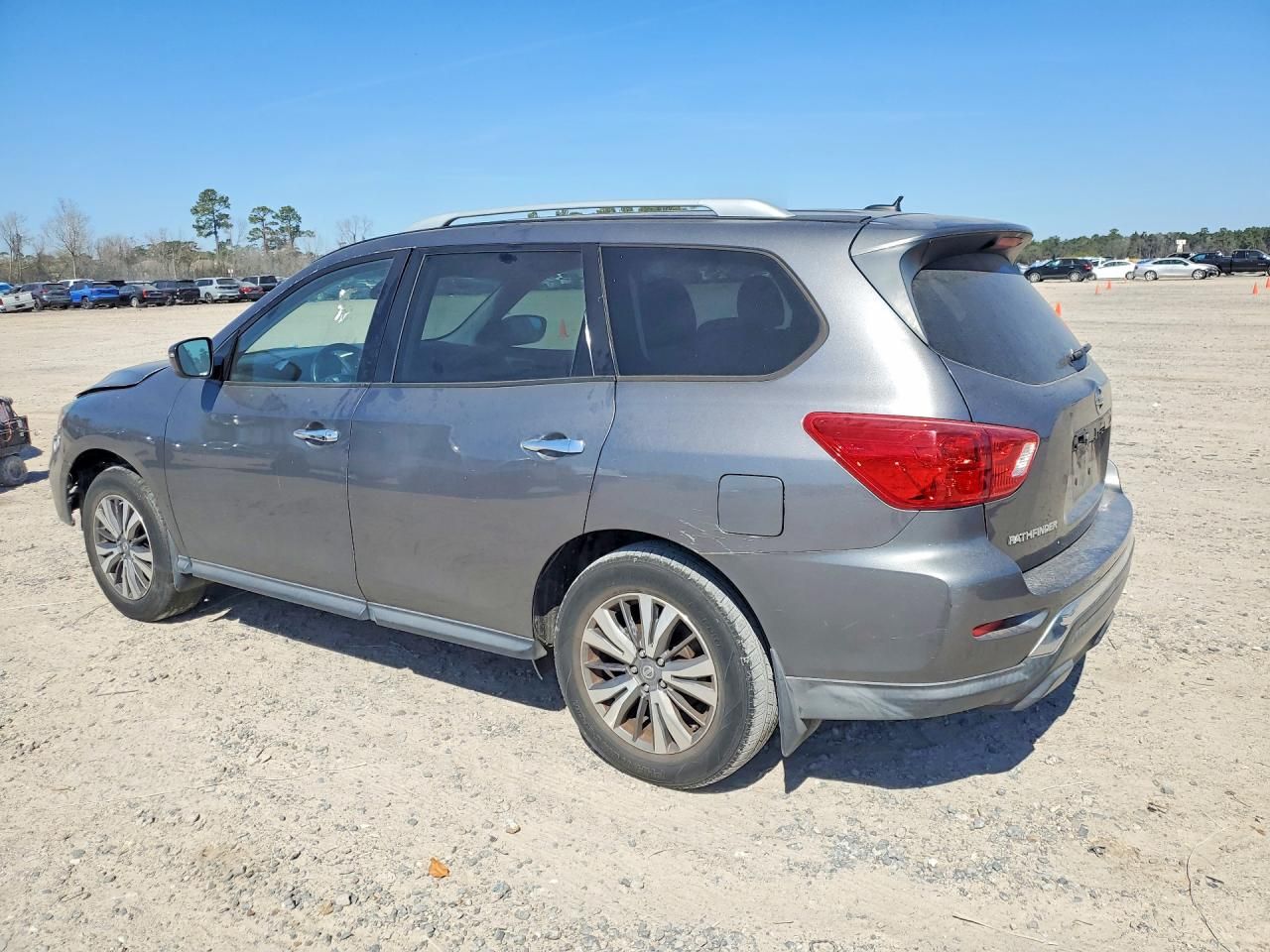 2017 Nissan Pathfinder s