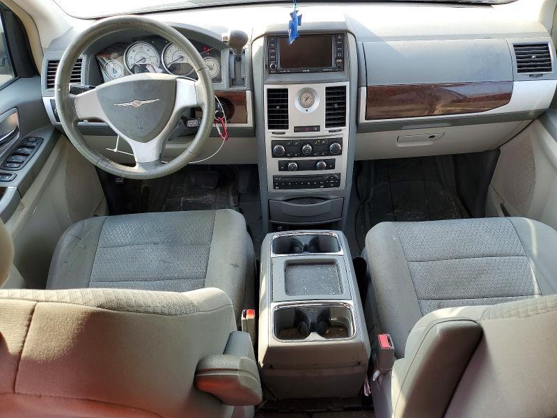 2010 Chrysler Town & Country Touring