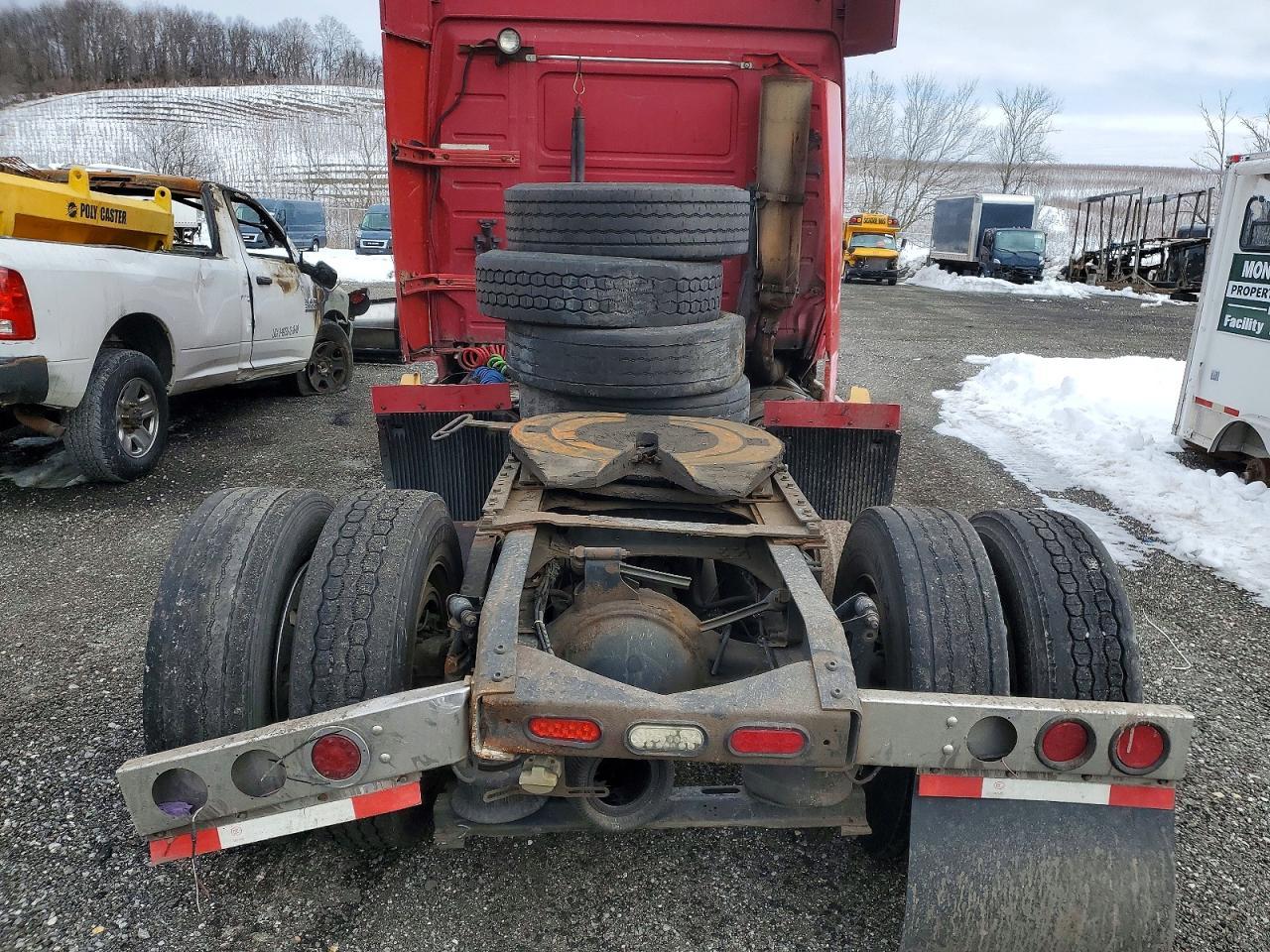 2007 Volvo VNL Semi Truck