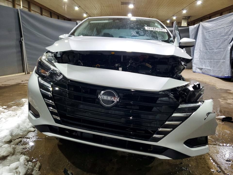 2025 Nissan Versa sv