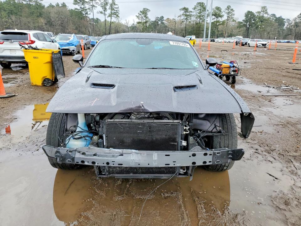 2018 Dodge Challenger r