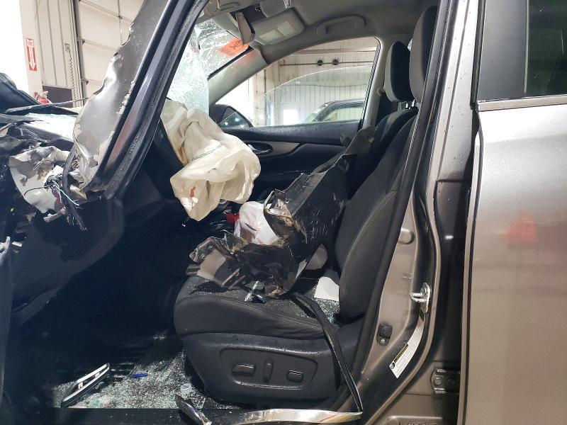 2016 Nissan Rogue sv