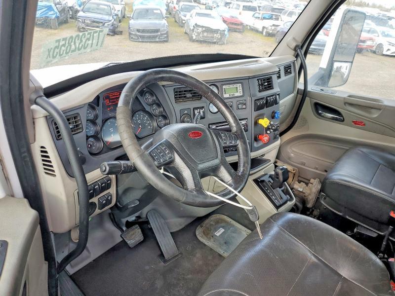 2018 Peterbilt 579 Semi Truck