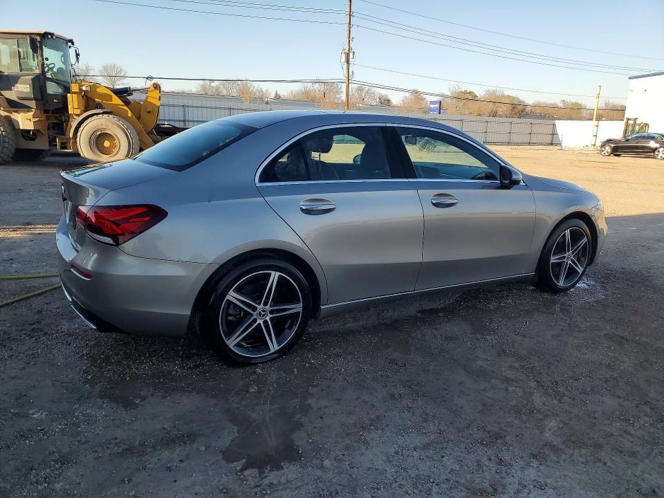 2019 Mercedes-Benz A 220