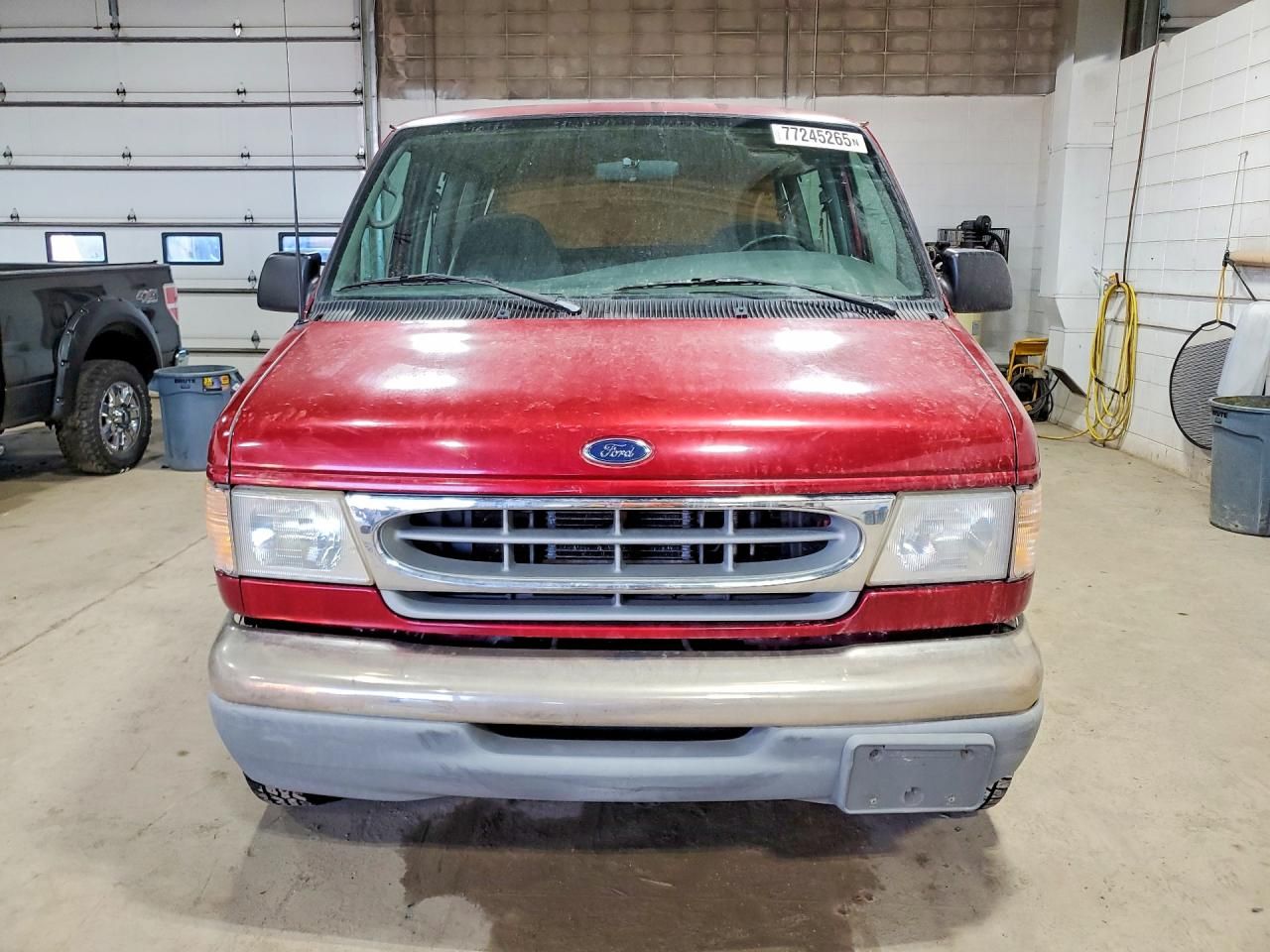 2001 Ford Econoline E350 Super Duty Wagon