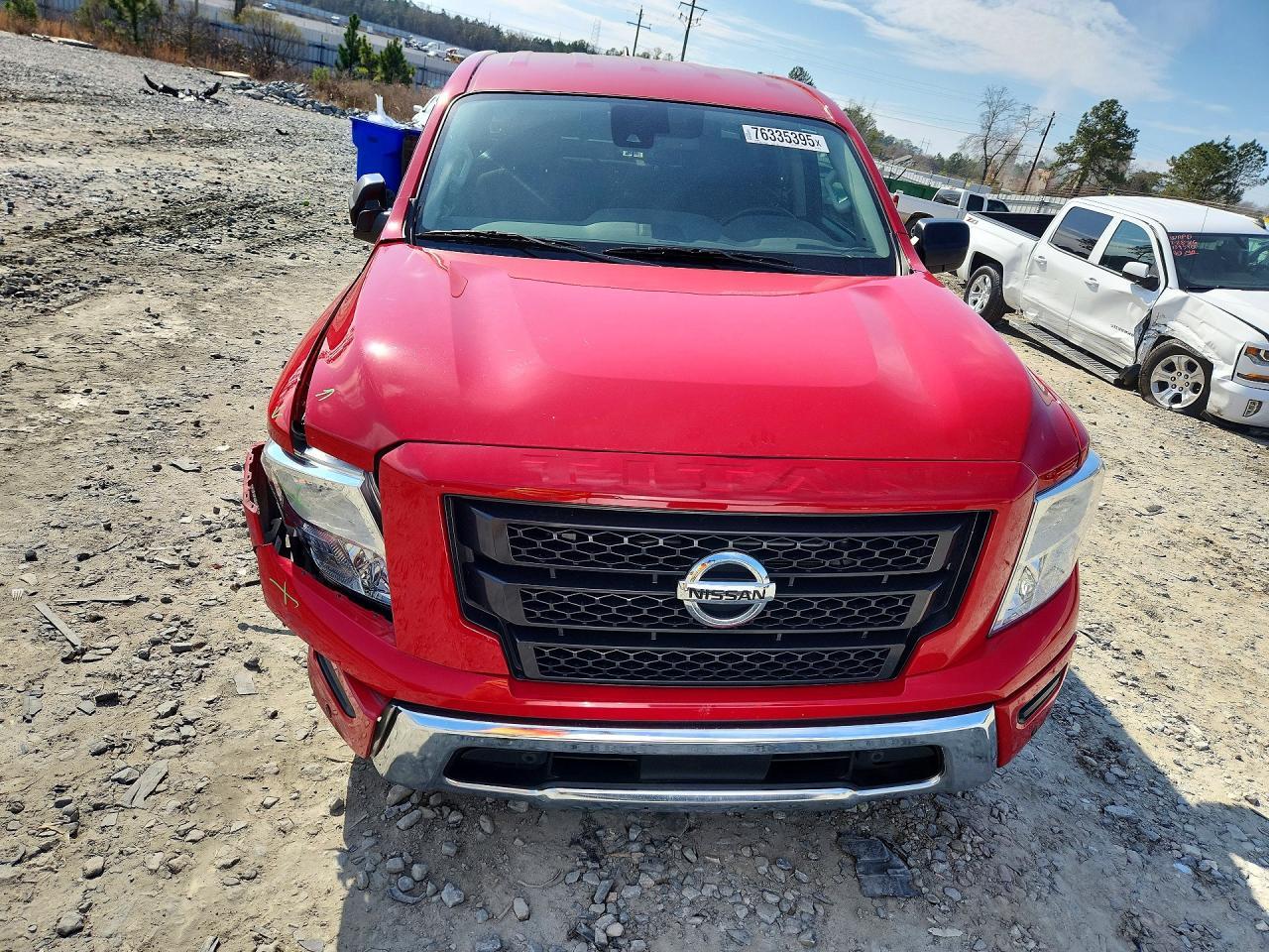 2022 Nissan Titan SV