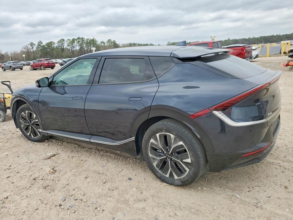 2023 KIA EV6 Light