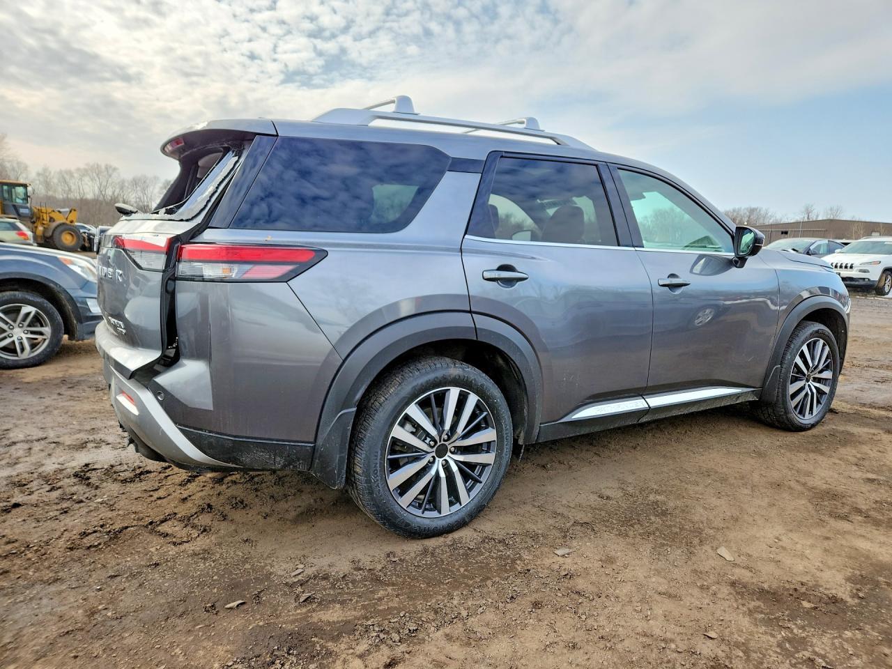 2022 Nissan Pathfinder Platinum