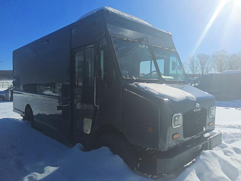 2020 Freightliner MT 45G Delivery Truck