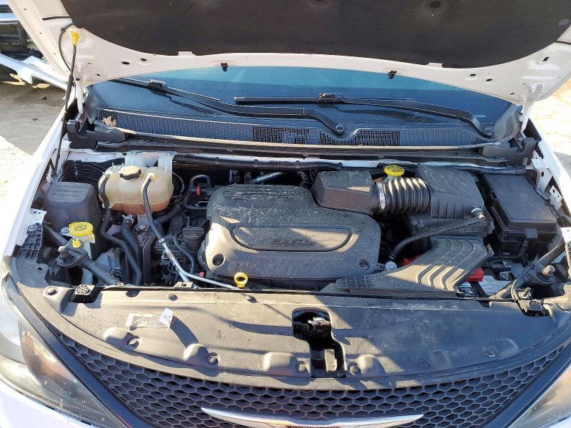 2021 Chrysler Voyager lxi