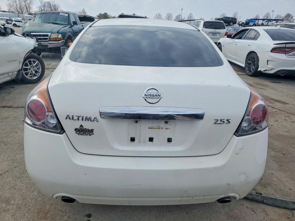 2012 Niss Altima Base