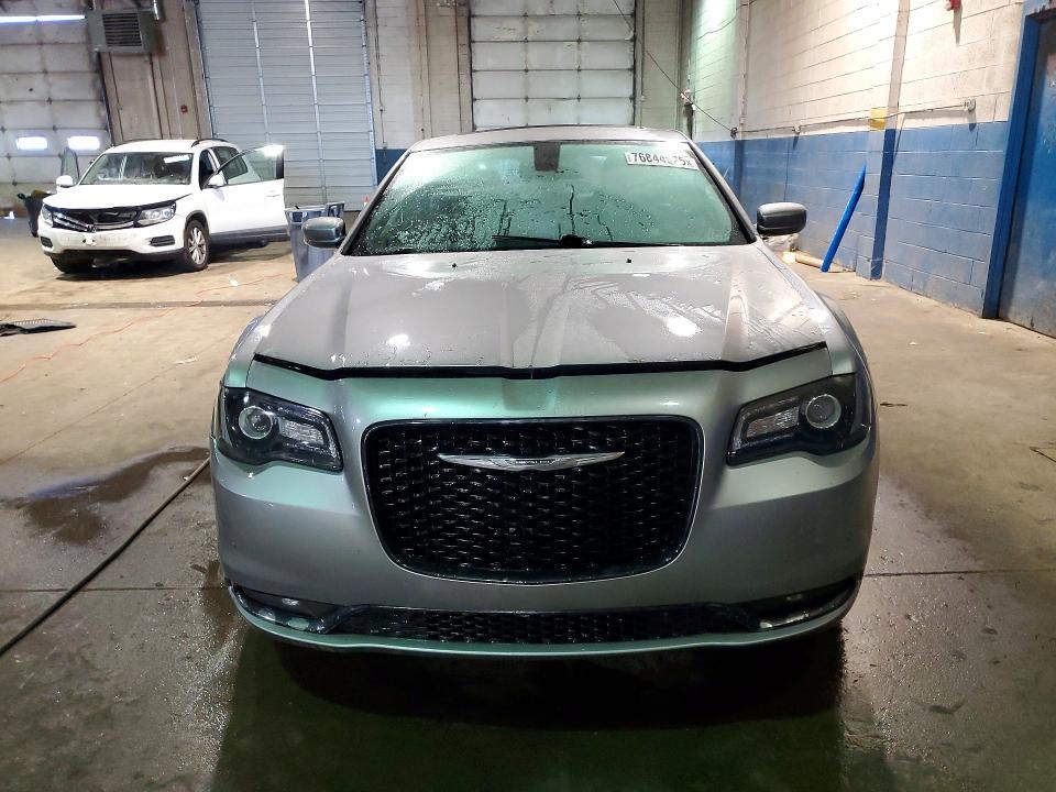 2015 Chrysler 300 s