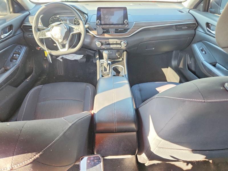 2024 Nissan Altima sv
