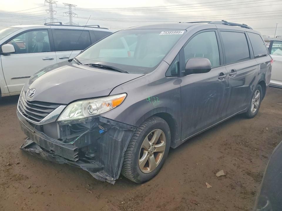 2014 Toyota Sienna le 8-passenger