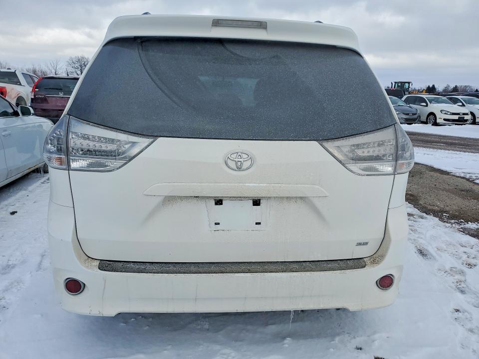 2015 Toyota Sienna Sport