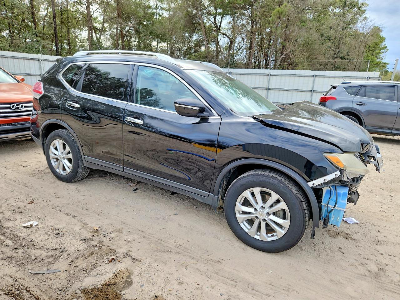 2015 Nissan Rogue sv