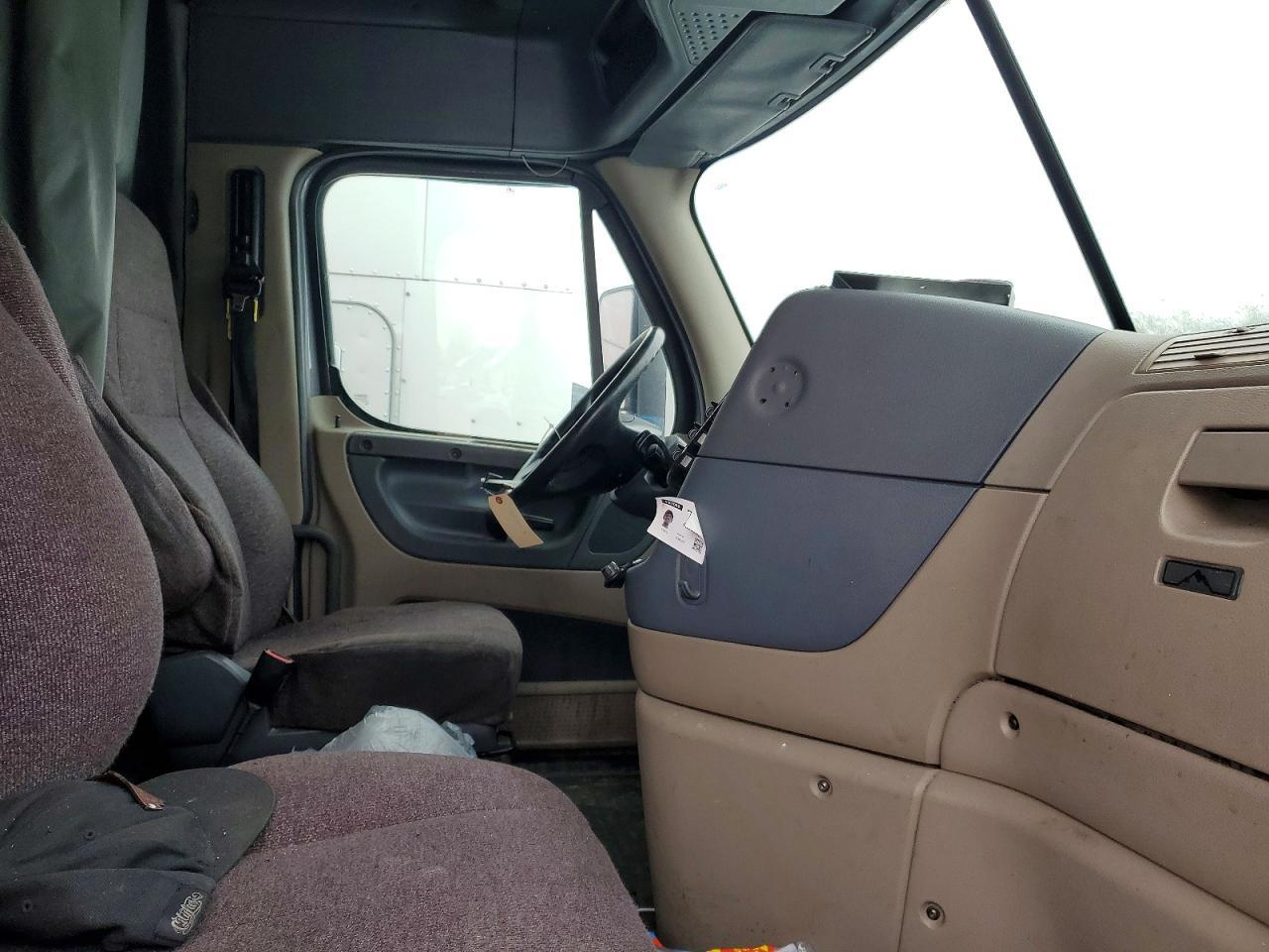 2017 Freightliner Cascadia 125 Semi Truck