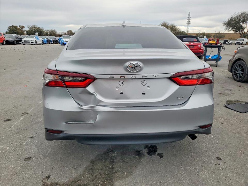 2023 Toyota Camry le