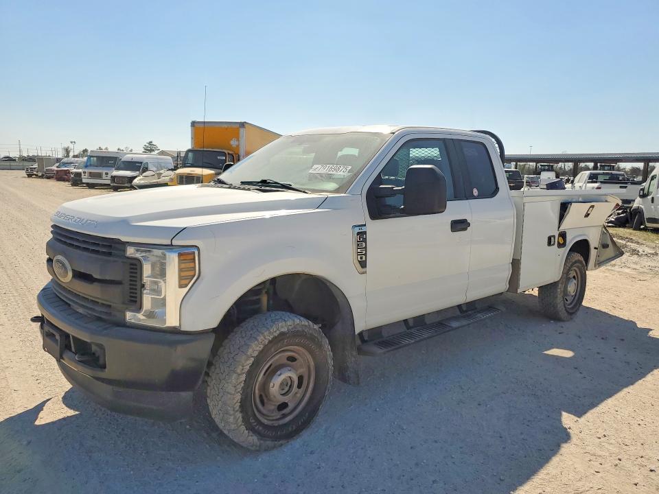 2019 Ford F350 Super Duty Utility / Service Truck