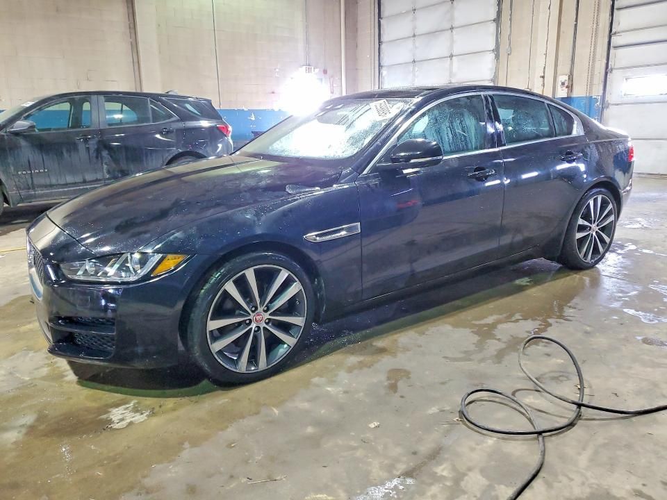 2017 Jaguar Xe Prestige