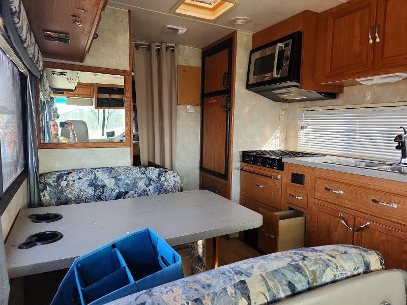 2004 Ford F550 Super Duty Camper