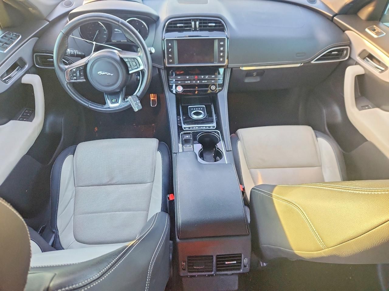 2017 Jaguar F-pace R-sport