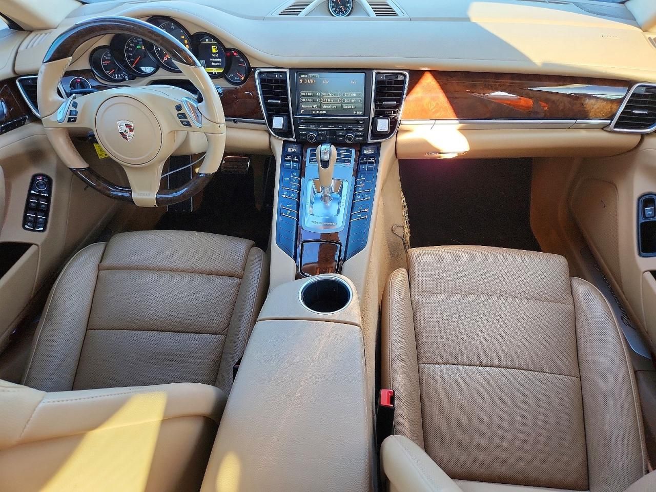 2014 Porsche Panamera 2