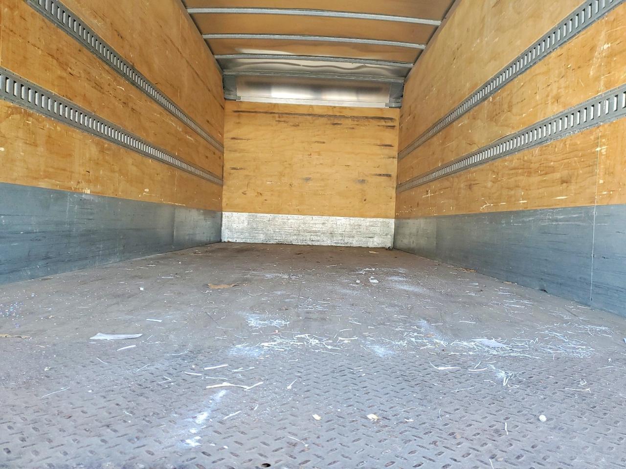 2011 Ford F750 Super Duty BOX Truck