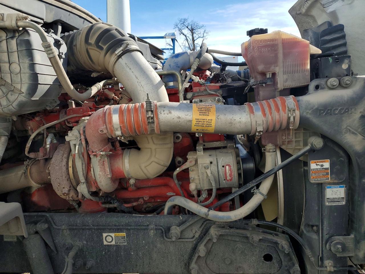 2017 Peterbilt 579 Semi Truck