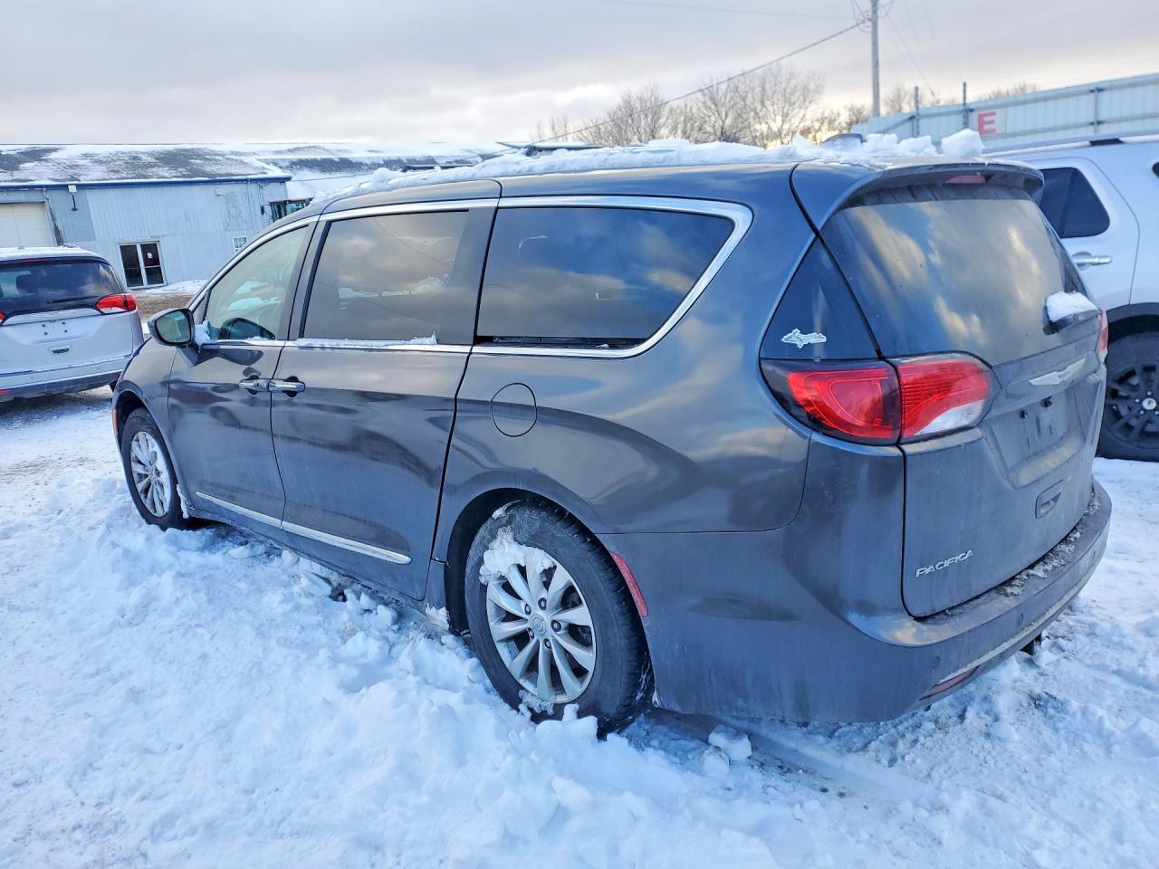 2018 Chrysler Pacifica Touring l