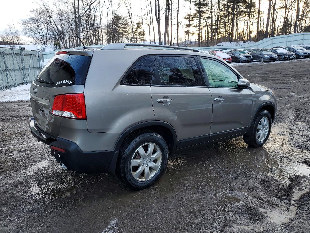 2011 KIA Sorento lx