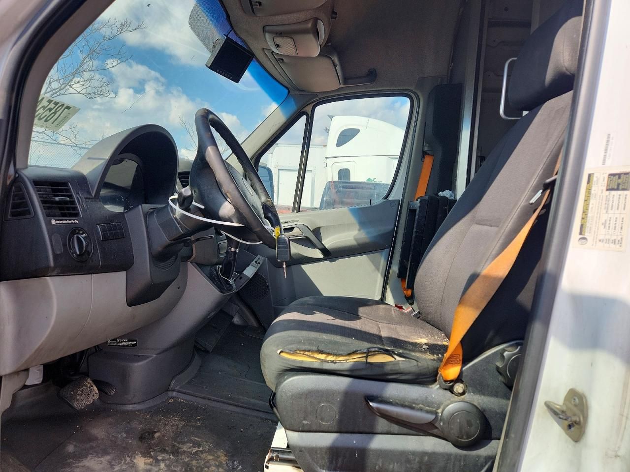 2014 Freightliner Sprinter 2500 Delivery Van