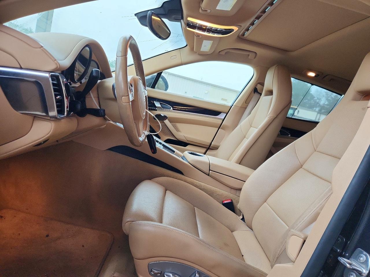 2012 Porsche Panamera 2