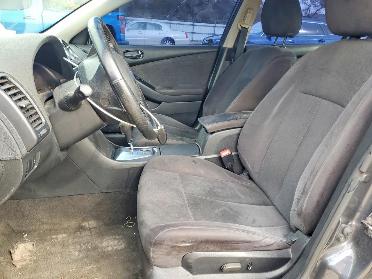 2010 Nissan Altima Base