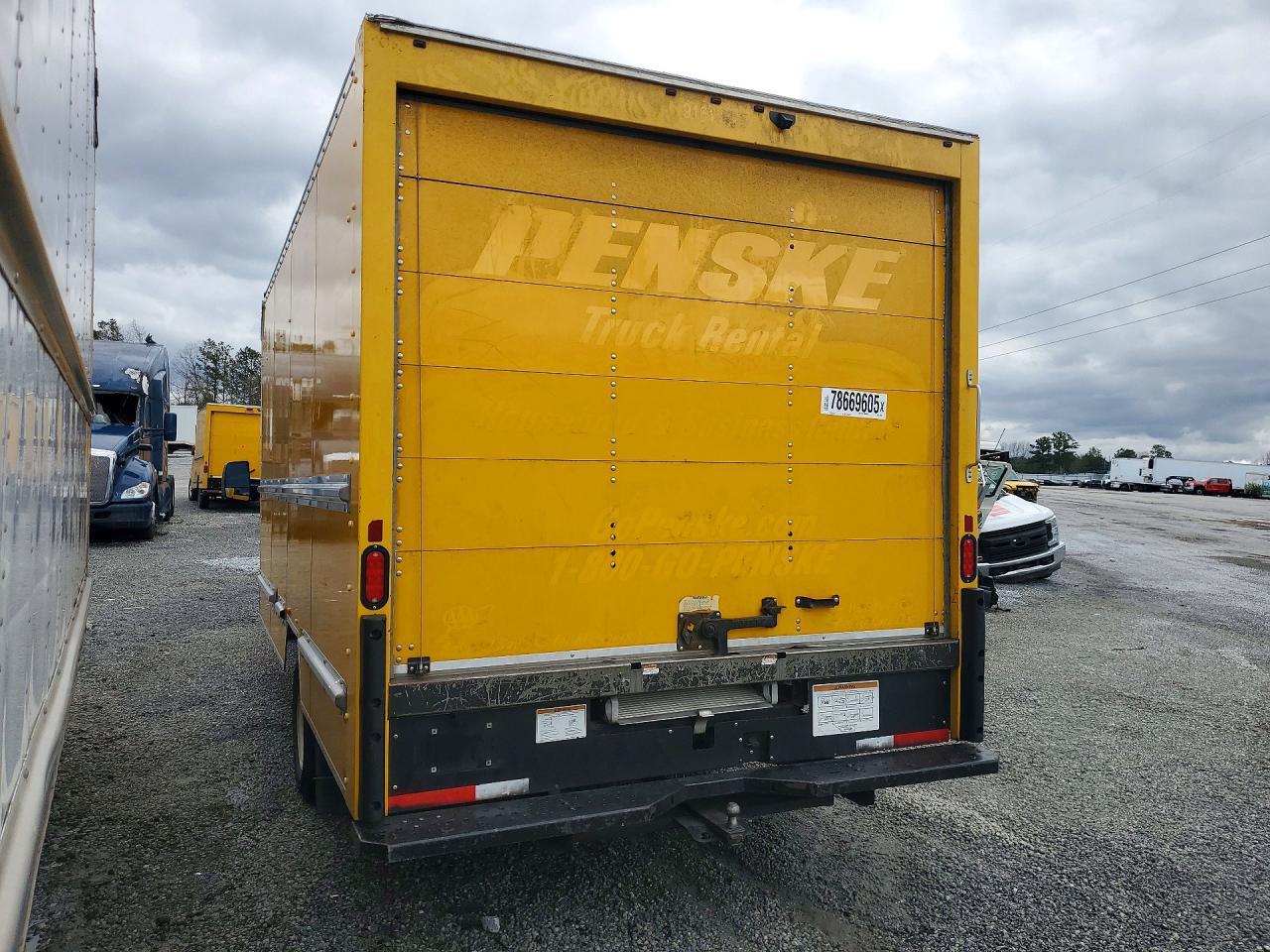 2021 GMC Savana box Truck