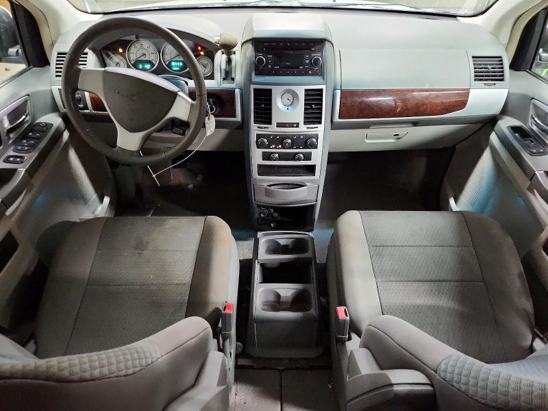 2010 Chrysler Town & Country Touring