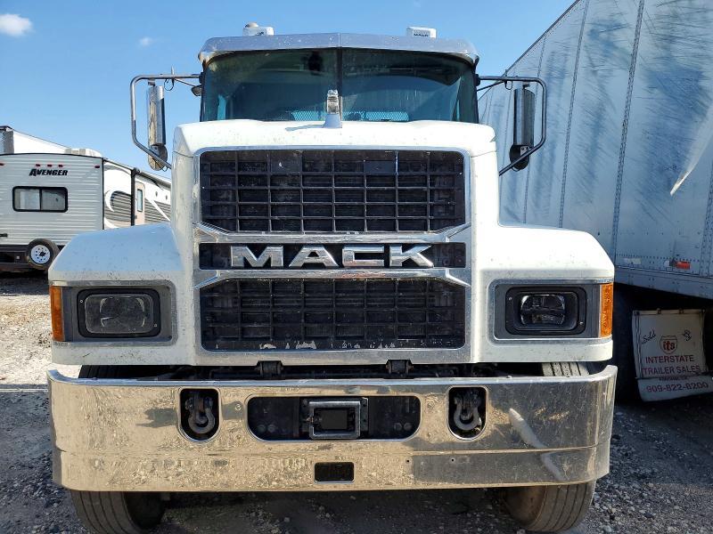 2020 Mack PI64T Semi Truck