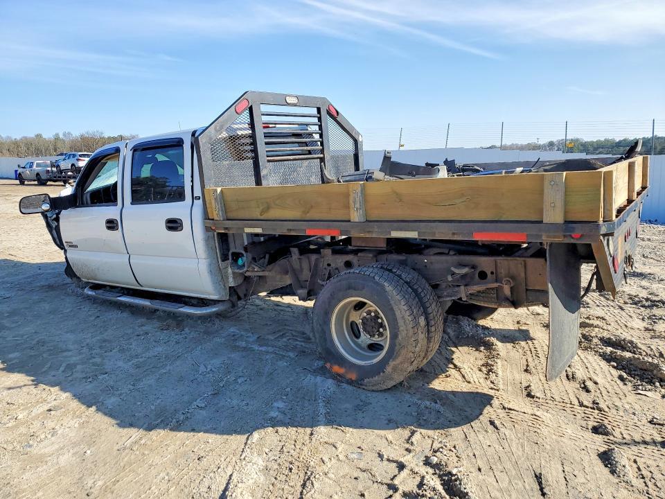 2004 Chev Rolet Silverado 3500 Flatbed Truck