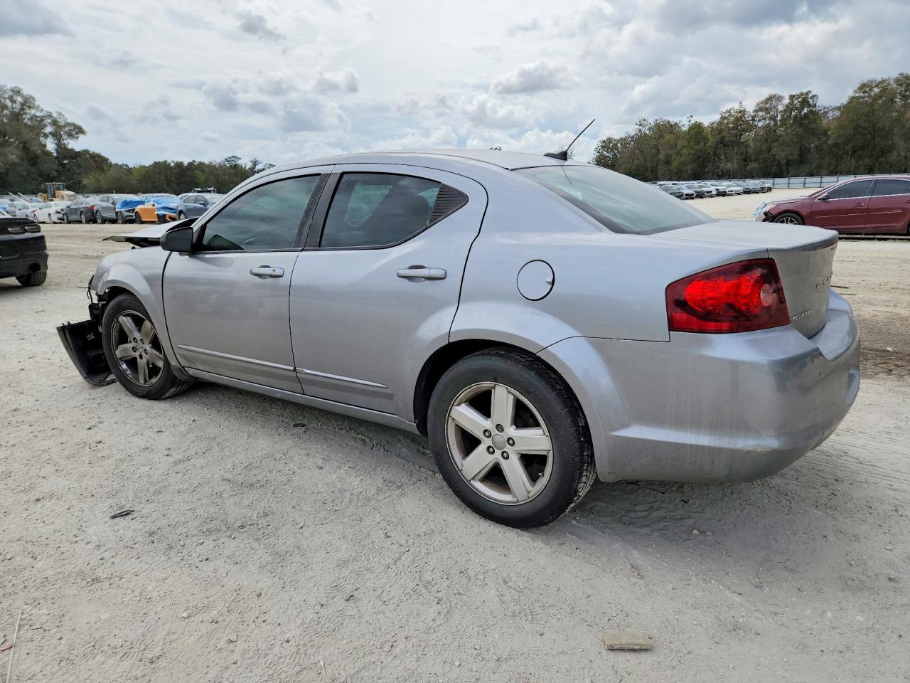 2013 Dodge Avenger se