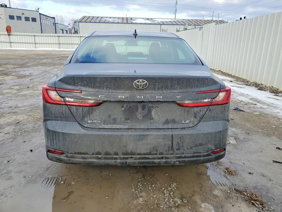 2025 Toyota Camry le
