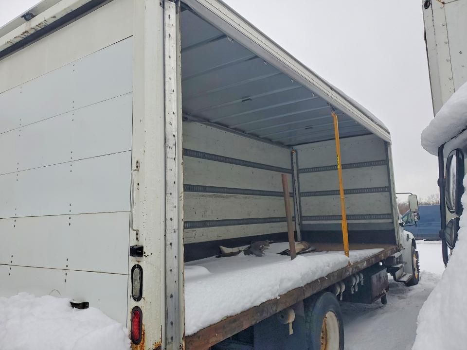 2015 Freightliner Business Class M2 box Truck